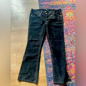 London Jean cords. BACK POCKET MISSING BUTTON.